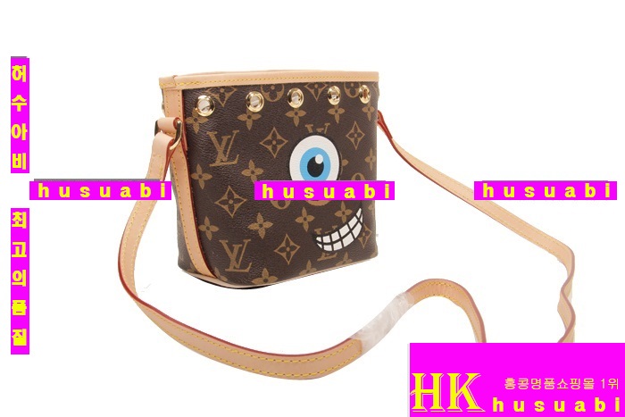 ����ǰ���׻��ڷ��̺��� ���� �뿡 �̴� ũ�ν��� M41346-22(��������Ư���Ǹ�)