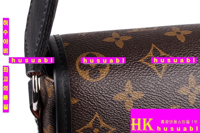 ���̺��� ũ�ν��鸶ī�縣 ���̽� M56715-12