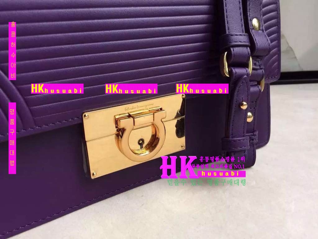 �ڹ̷��ޡ� NEW ��󰡸� ������ ũ�ν��� PE170504-28