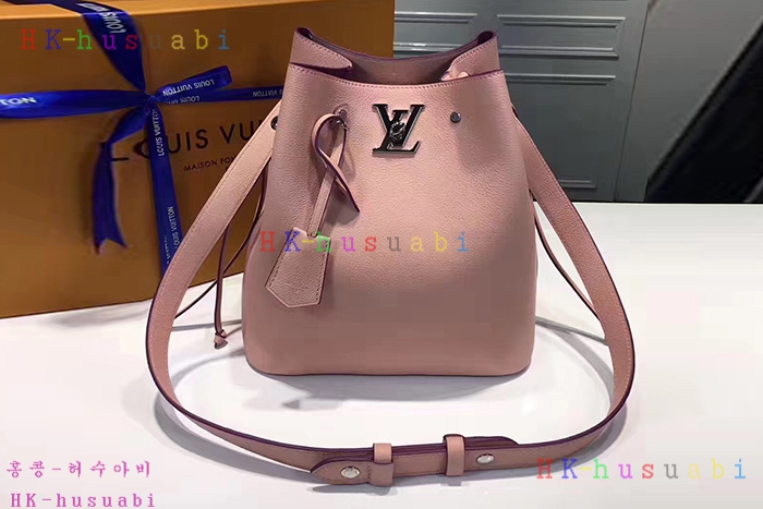 �ڹ̷��ޡ�NEW 17S/S ���̺��� ���� ��Ŷ ũ�ν���M54677