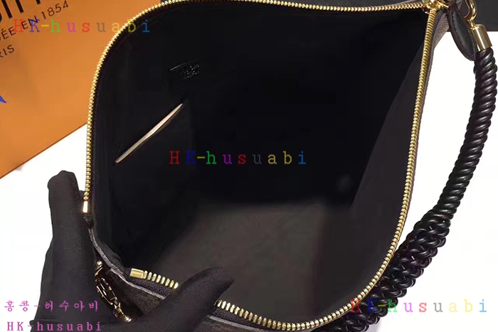 NEW 17S/S ���̺��� Ʈ���̾ޱ� ����Ƽ ����� M44130