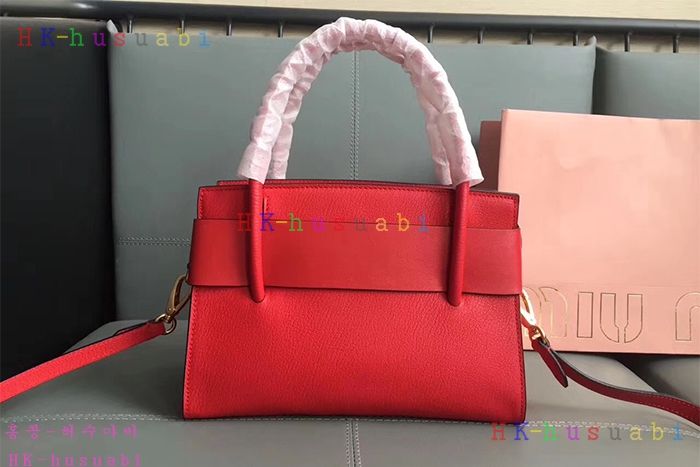 �ڹ̷��ޡ� 2017F/W �̿�̿� �Ż� ����� ���� ��Ʈ�� �̵� 5BA056