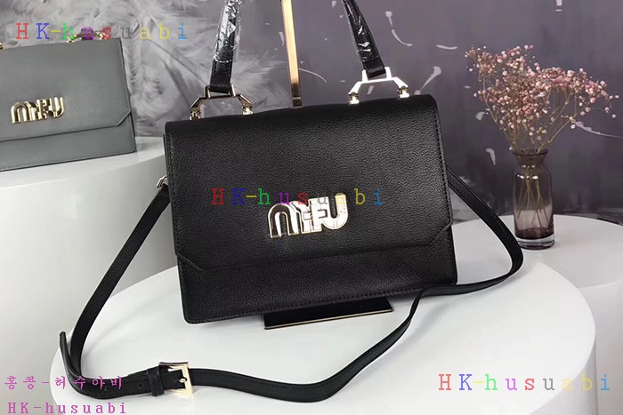 2017ss NEW �̿�̿� ũ������ MIU710162-16