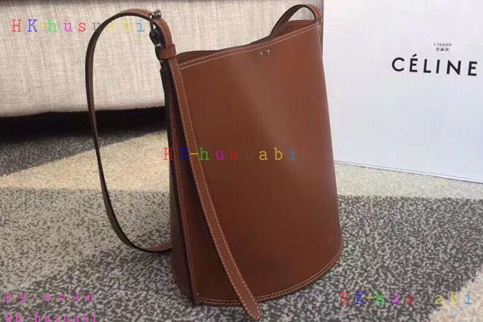 �ڹ̷��ޡ� ������ STUDS CABAS CL18090