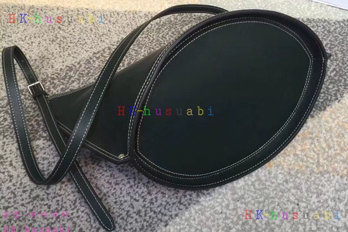 �ڹ̷��ޡ� ������ STUDS CABAS CL18090-2