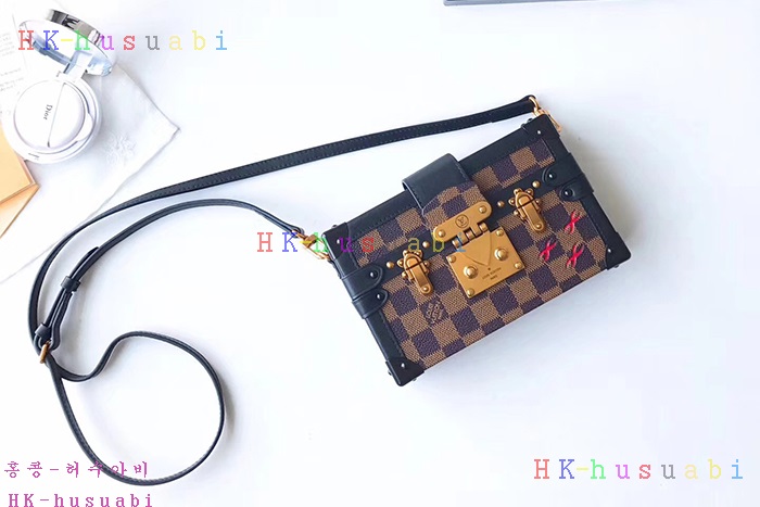 �ڹ̷��ޡ� ���̺��� �ڶ�� ��  M54650-3