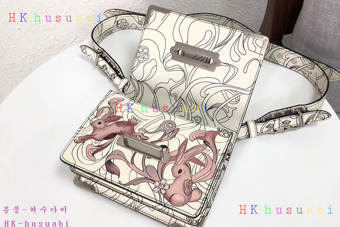 �ڹ̷��ޡ� ����� �Ϸ���Ʈ ī�̿��� PR 1BD045  