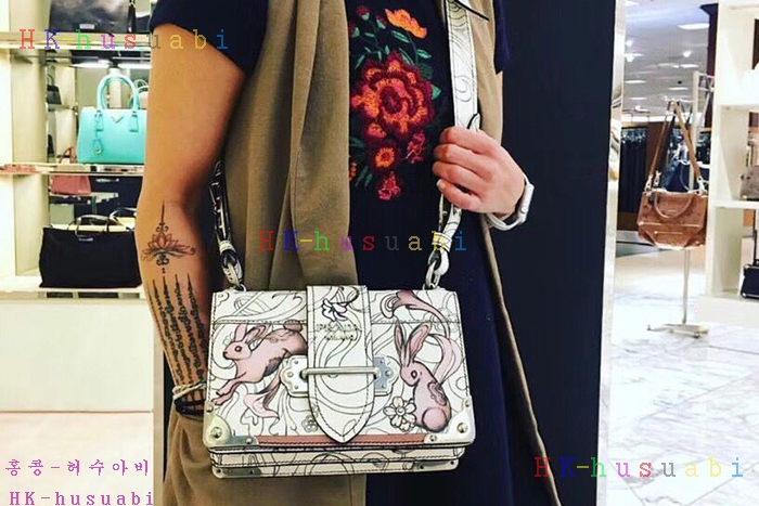 �ڹ̷��ޡ� ����� �Ϸ���Ʈ ī�̿��� PR 1BD045  