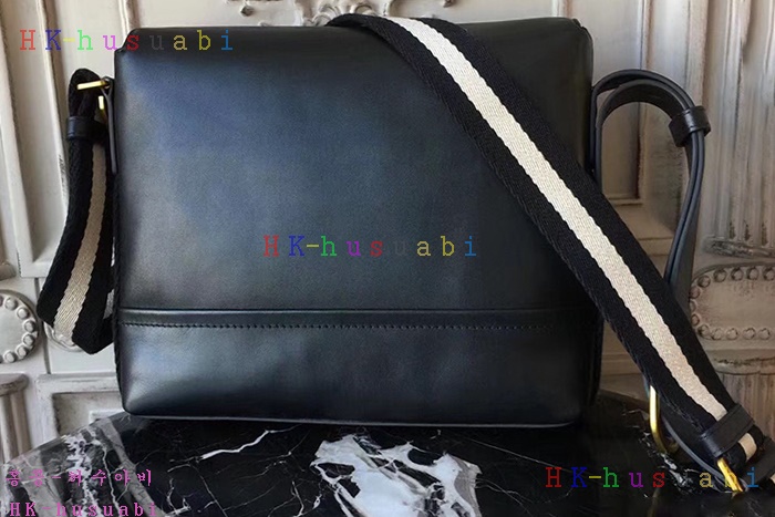 �ڹ̷��ޡ� �߸� ������ ũ�ν��� BL80088-2