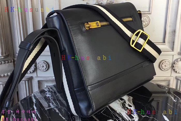�ڹ̷��ޡ� �߸� ������ ũ�ν��� BL80088-2