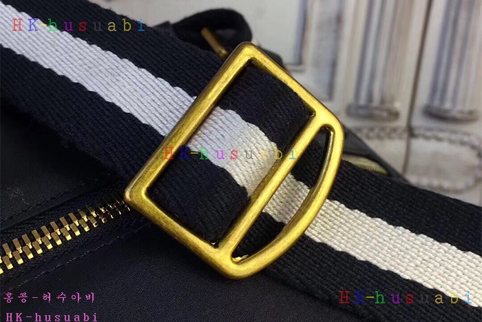 �ڹ̷��ޡ� �߸� ������ ũ�ν��� BL52088-2