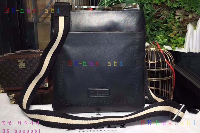 �ڹ̷��ޡ� �߸� ������ ũ�ν��� BL550170-2