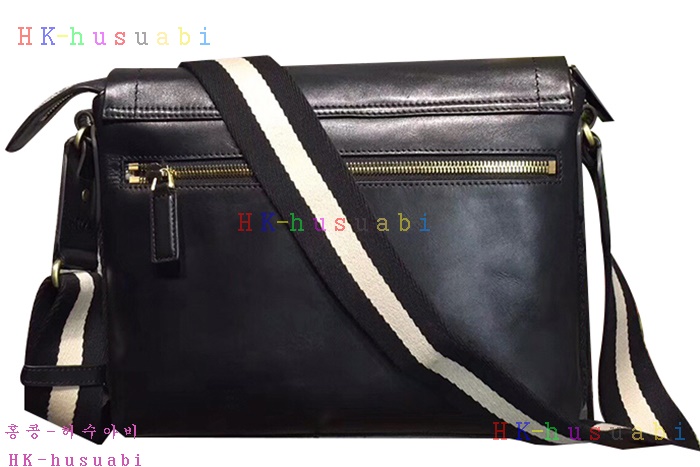 �ڹ̷��ޡ� �߸� ������ ũ�ν��� BL700160-2