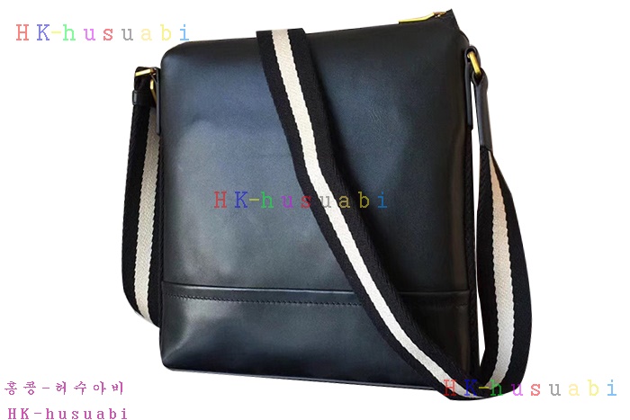 �ڹ̷��ޡ� �߸� ������ ũ�ν��� BL68088-2