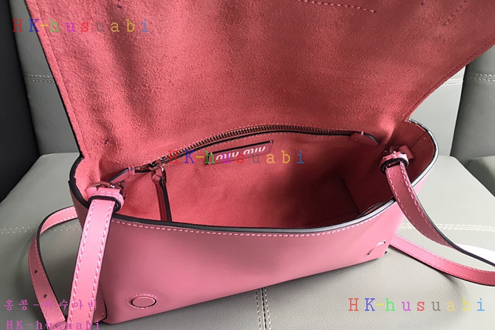 �ڹ̷��ޡ� �̿�̿� �ΰ� �÷� ����� MU 5BD075