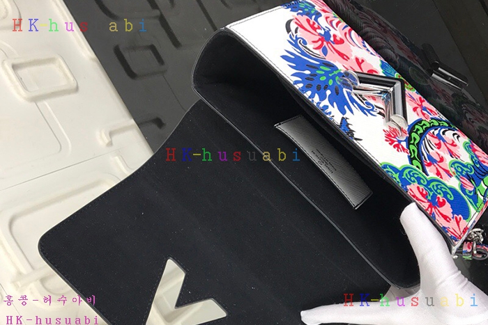 �ڹ̷��ޡ� ���̺��� Ʈ����Ʈ�� M54940