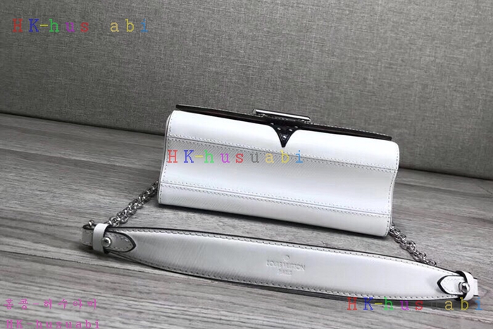 �ڹ̷��ޡ� ���̺��� Ʈ����Ʈ�� M50282V