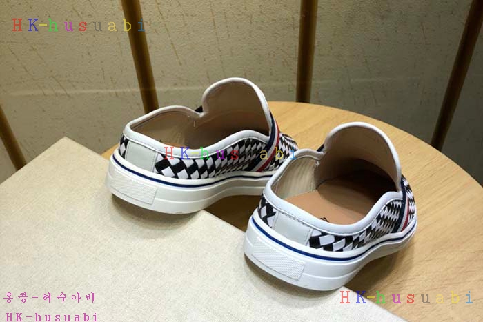 NEW 2018SS �߸� ������ ����Ŀ�� B 57841