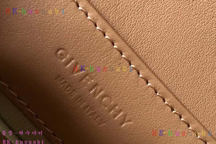 2017F/W �Ż� ����� ������ ũ�ν� �� GV779922-4