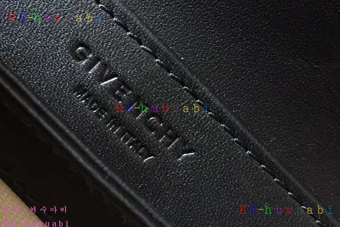  2017F/W �Ż� ����� ������ ũ�ν� �� GV779922-2