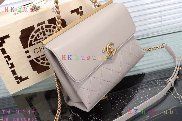 �ڹ̷��ޡ� 2018SS ���� �÷��� CH A57086-3