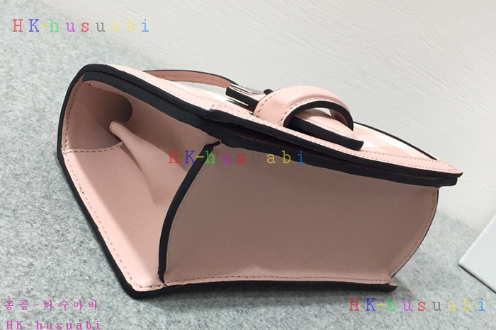 �ڹ̷��ޡ� �ο��� �ٸ����γ���  LW 88701