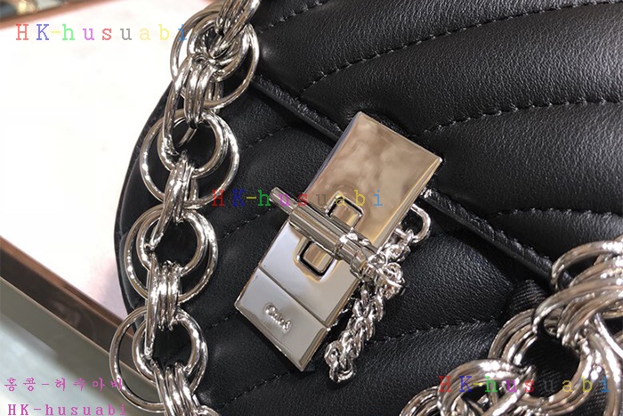 �ڹ̷��ޡ� 2018SS���ο� ������� �̴� ũ�ν��� CL 45540