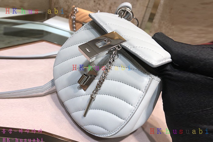 �ڹ̷��ޡ�2018SS ���ο� ������� �̴� ũ�ν��� CL 45540-3