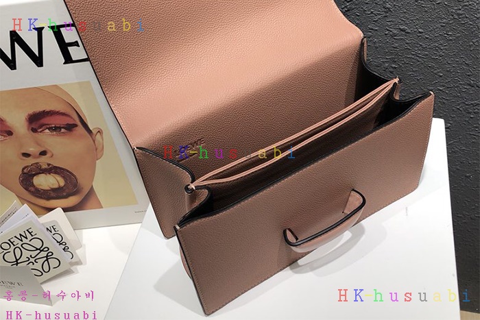 �ڹ̷��ޡ� 2018SS�ο��� �ٸ����γ� ũ�ν��� LW 11388