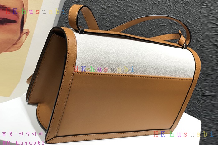 �ڹ̷��ޡ� 2018SS�ο��� �ٸ����γ� ũ�ν��� LW 11388