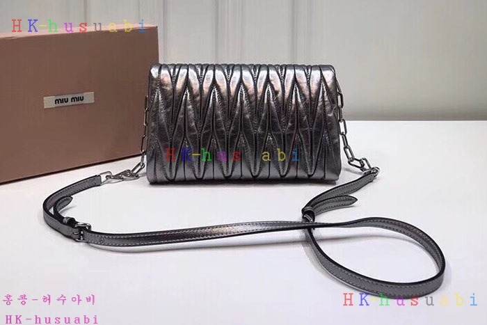 �ڹ̷��ޡ� �̿�̿� ���׶� Ŭ��ġ������  MM 5BH017