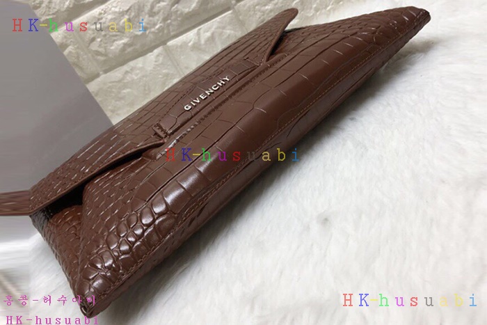 �ڹ̷��ޡ� ����� ��Ƽ���� Ŭ��ġ GV 28622-4