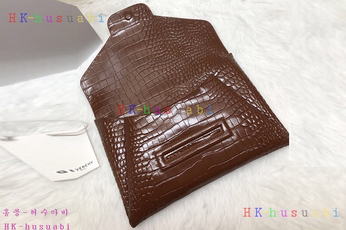 �ڹ̷��ޡ� ����� ��Ƽ���� Ŭ��ġ GV 28622-4