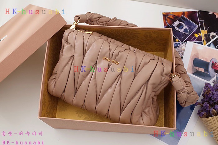 �ڹ̷��ޡ� �̿�̿� ���׶�� ����� MM 5BC022