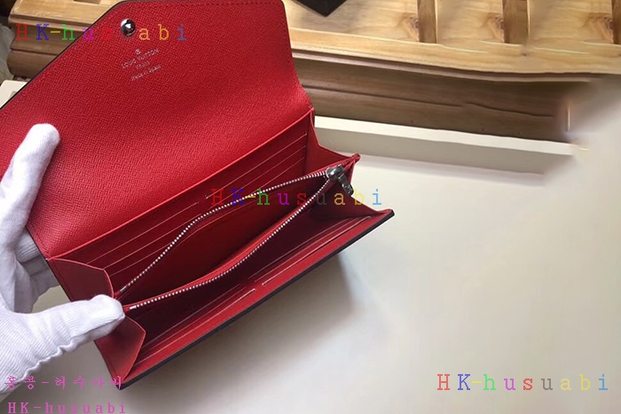 �ڹ̷��ޡ� ���̺��� ��ư ������  M62986