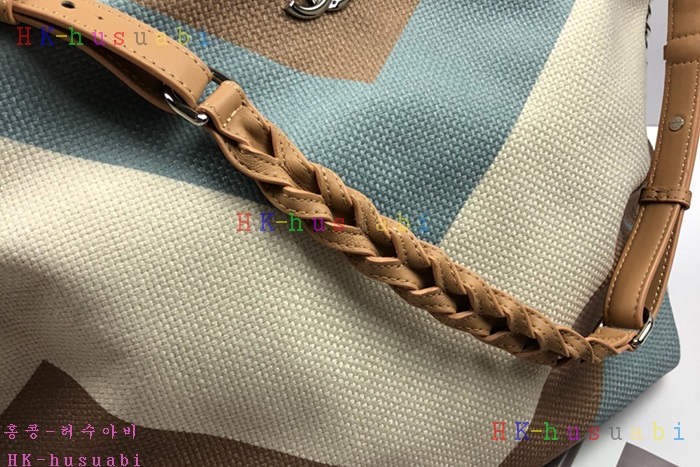 �ڹ̷��ޡ� ���� �Ż� ȣ���� CH 95105