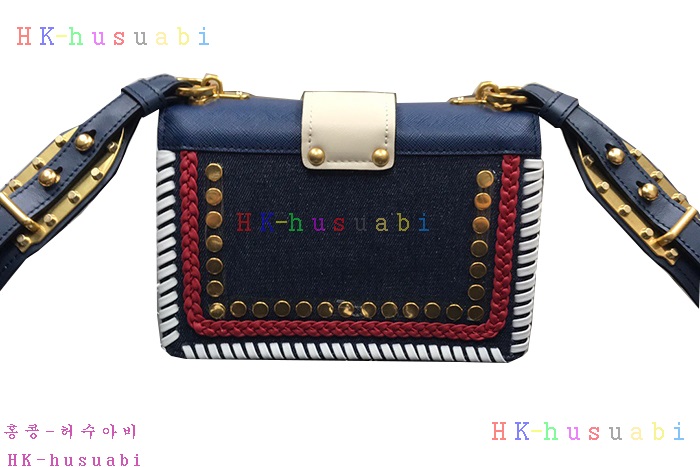 �ڹ̷��ޡ� ����� ī�̿��� P 1BD045-2