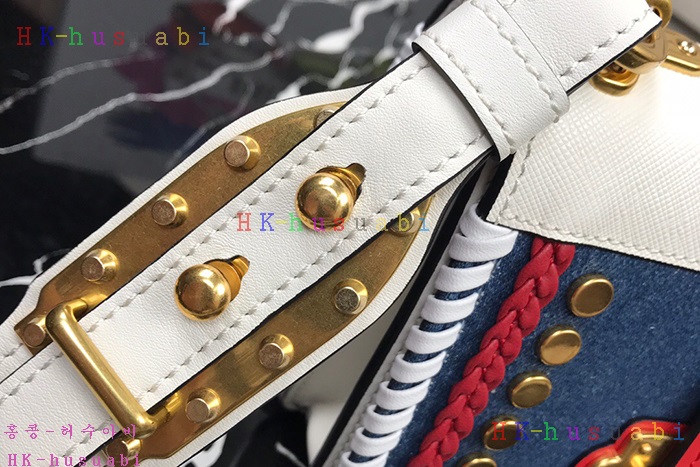 �ڹ̷��ޡ� ����� ī�̿��� P 1BD045