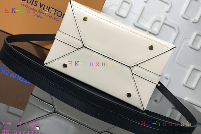 �ڹ̷��ޡ� ���̺��� ���ǵ� ���͹� M53041-2