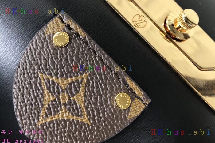 �ڹ̷��ޡ� ���̺��� ���ǵ� ���͹� M51468