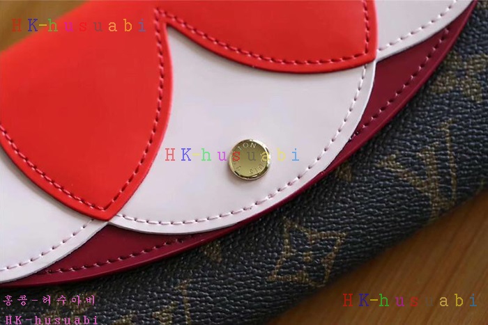 �ڹ̷��ޡ� ���̺��� ��ư ������ M61181