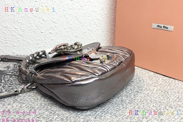 �ڹ̷��ޡ� �̿�̿� ���׶�� ����� M 5BH111-4