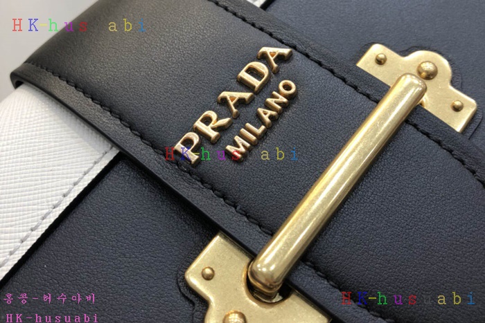 �ڹ̷��ޡ� ����� ī�̿��� P 1BD045-2