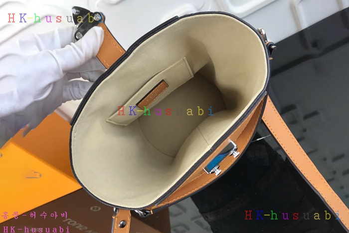 �ڹ̷��ޡ� ���̺��� ������ M52276