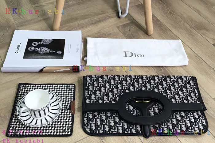 �ڹ̷��ޡ� ��� Ŭ��ġ�� �Ż�  DR M0995