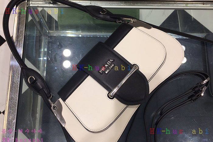 �ڹ̷��ޡ� ����� �õ��� ����� PR 1BD168-7