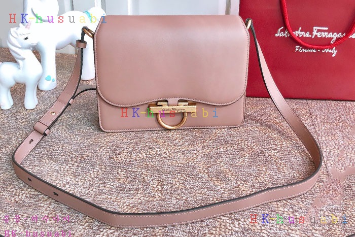 �ڹ̷��ޡ� �䷹���� Ŭ���� �÷��� P 21H321-4