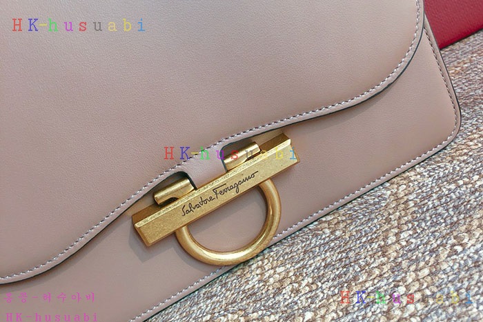 �ڹ̷��ޡ� �䷹���� Ŭ���� �÷��� P 21H321-4