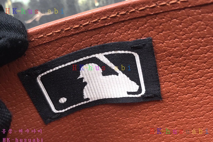 �ڹ̷��ޡ� ���� LA������ ��ġ ī������ GU 547793-4