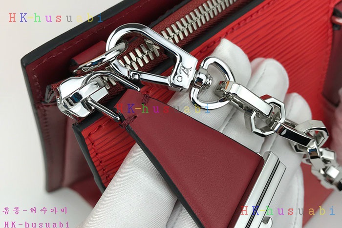 �ڹ̷��ޡ� 2019SS ���̺��� ũ���� ��帮�� LV M44371